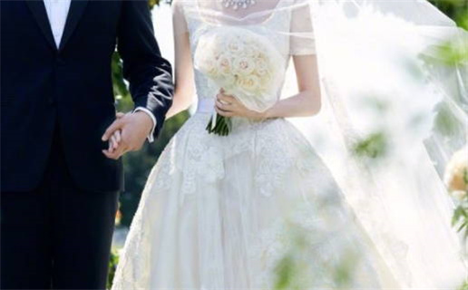 属蛇的年龄表属鼠的(属蛇的年龄表属鼠的今年多大)