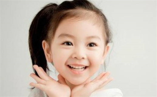 赵姓男生阳光活泼名字精选385个，好听有寓意